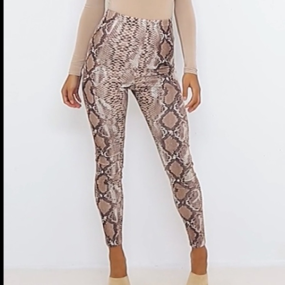 Snakeskin Capri stretch pants